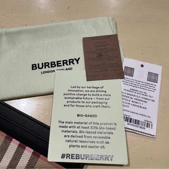 NWT Burberry cardholder - Picture 6 of 6